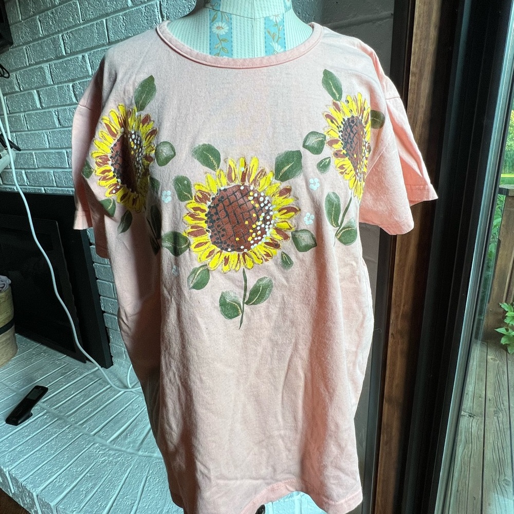 Vintage EZI peach t-shirt with hand painted sunflowers